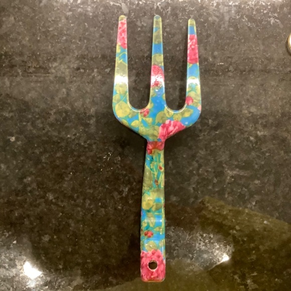 Garden Hand Floral 3-Prong Metal Cultivator - Picture 3 of 3